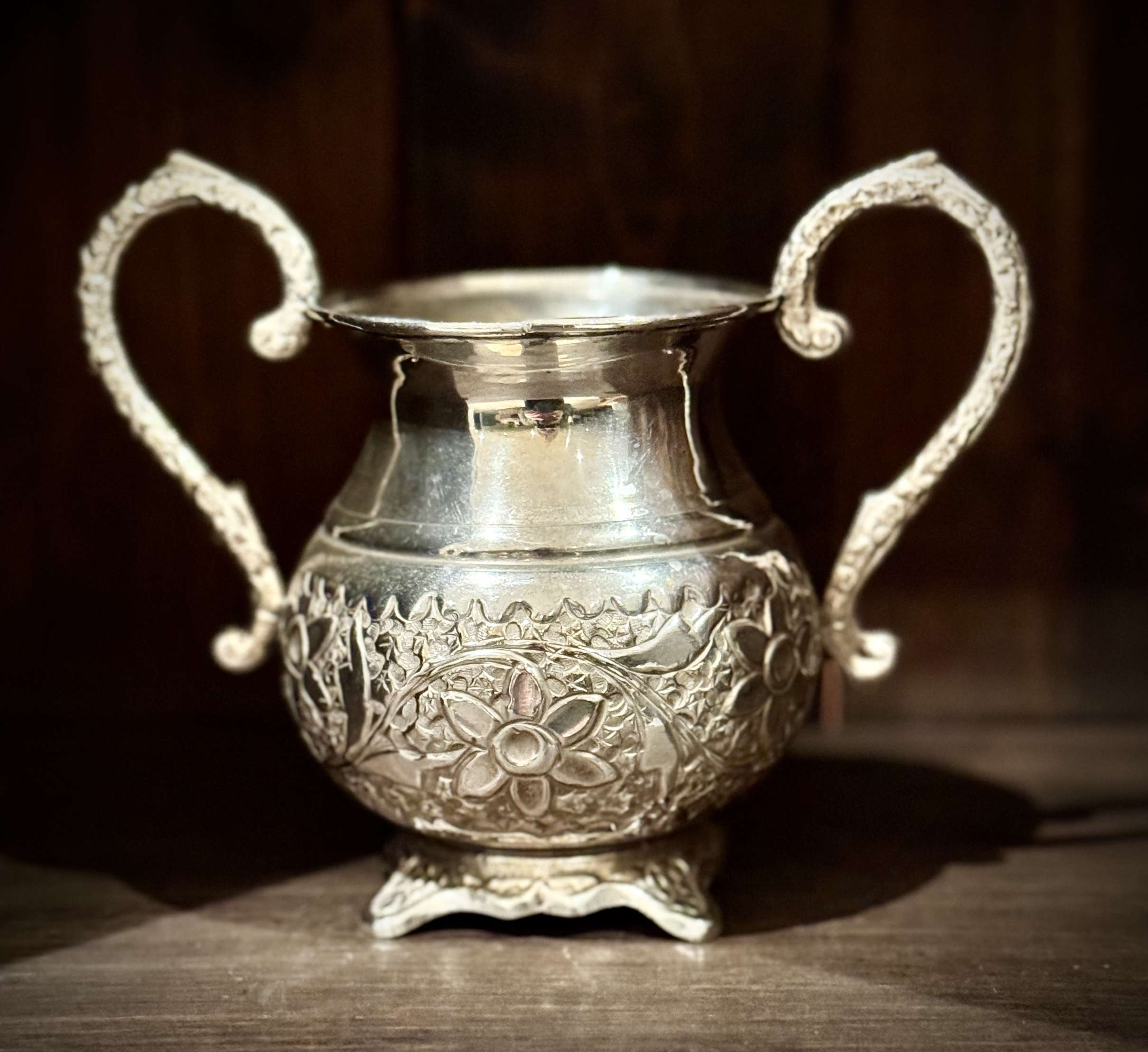 Stylowy zestaw herbaciany w stylu retro