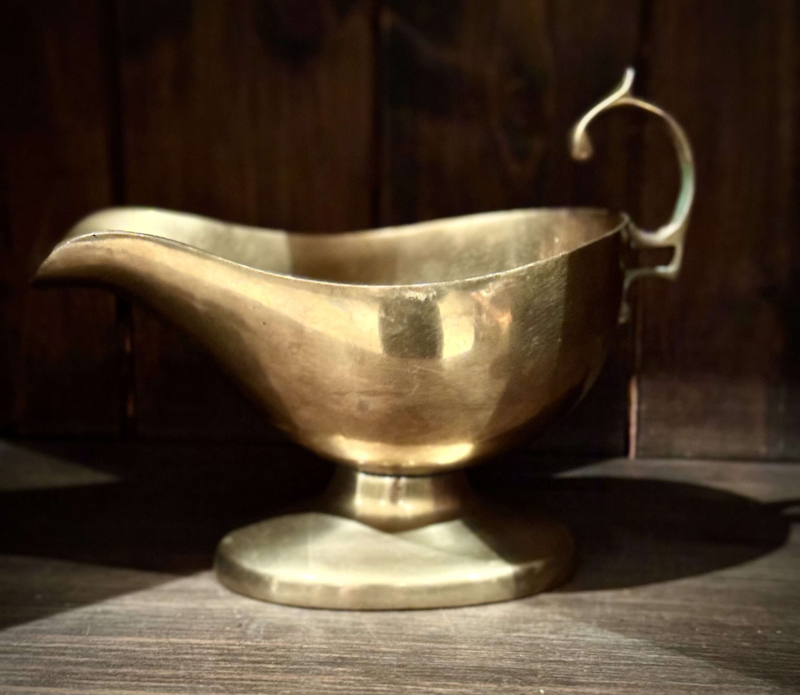 Mosiężna sosjerka w stylu vintage