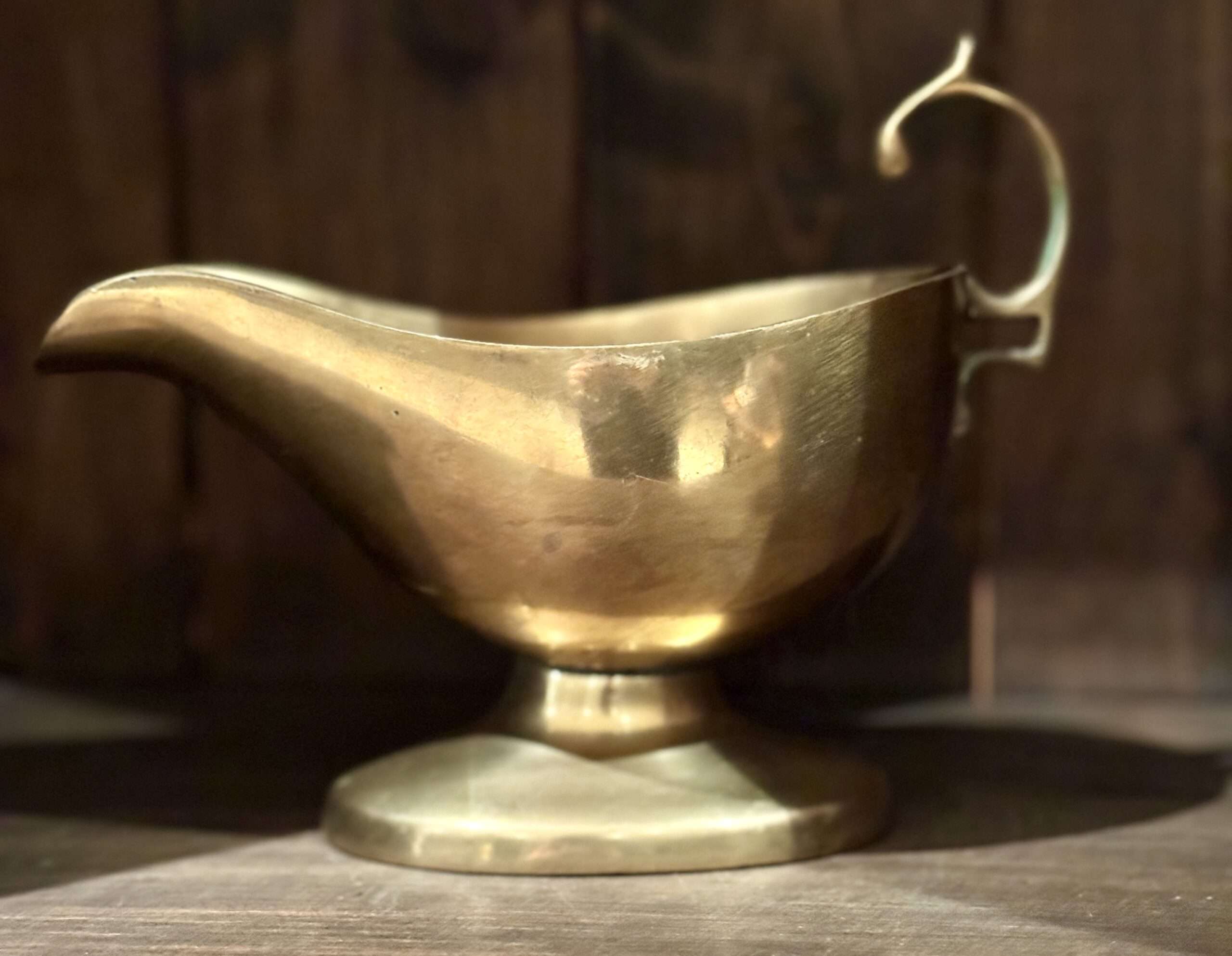 Mosiężna sosjerka w stylu vintage